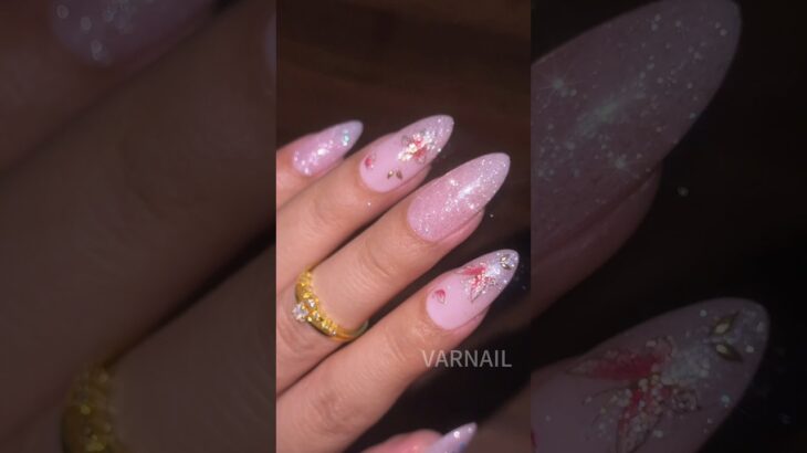 ✨Sparkling Pink Nails with Enamel Butterfly Nail Accents! what do u think? #glitternailgel