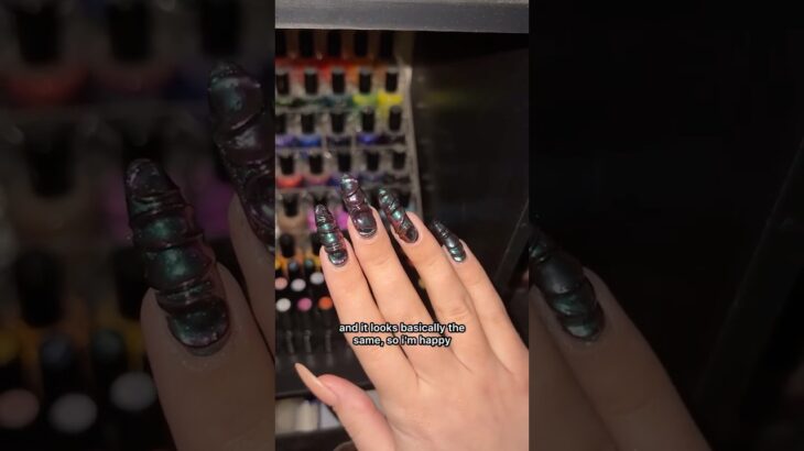 still a loss but i’m kinda LOVING these??? #nails #nailart