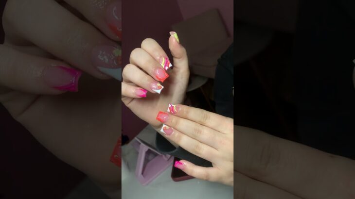 short nail designs 💅🏽🌺