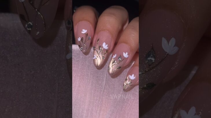 ✨🌸 Would u like to wear this Nail Set this Spring? #flowernails #nailinspo