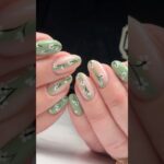 Spring Green Daisy Nail Art 🌿🌼 #nailart