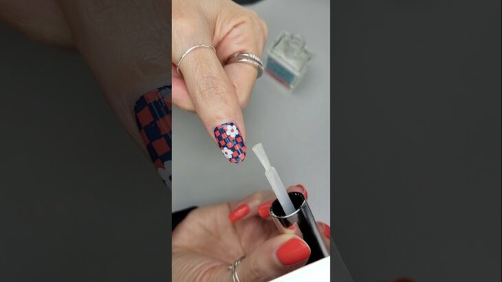 Collagen 2 in 1 Top Coat on Nails #nails #idomyownnails #collagen