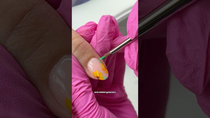 Sunflower Nail Art 🌻 #gelnails #nailart