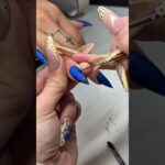 Blue or yellow? Which is your fav?👇🏻👇🏻👇🏻 #nailgelart #nailart #naildecoration #shiningnails