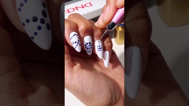 Connecting the dots 🌀🪼🌊 DV 037|247 #dndgelpolish #bluenails #dottednails #nailartdesigns #nailinspo