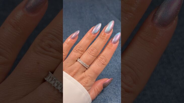 these look even prettier every time the light changes😍  #cateyenails #nailinspo #gelnails #nailart