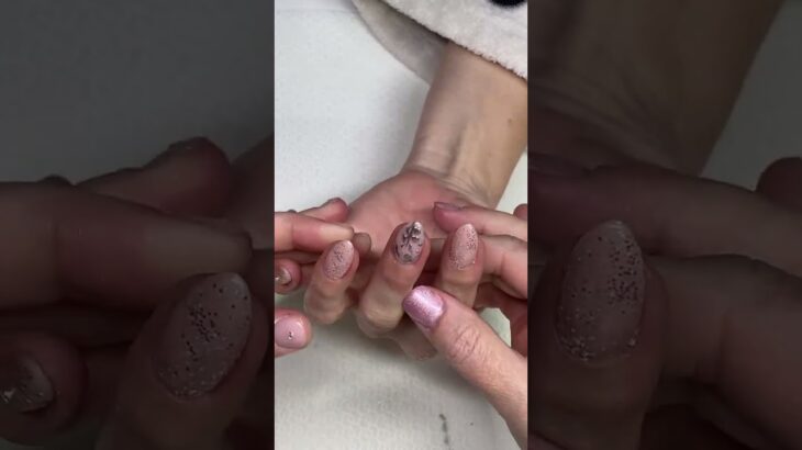 Live highlight.  Fixing a nail… #nailtechniques