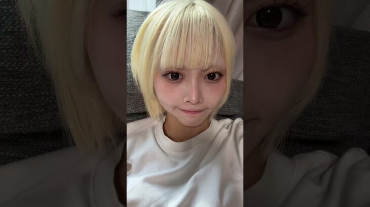 ナチュラルメイク あ、あとこのティシャツどこのか聞かれること多いけど4年前ぐらいに自分で縫ったの！