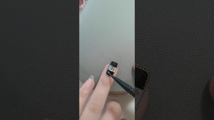 Beautiful Nail Design #nailcolour #nailart #simplenails #nailgelart