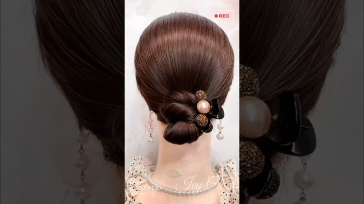 Simple and perfect updo for everyday，Do you like this style? #easyhairstyle #updo #hairstyle