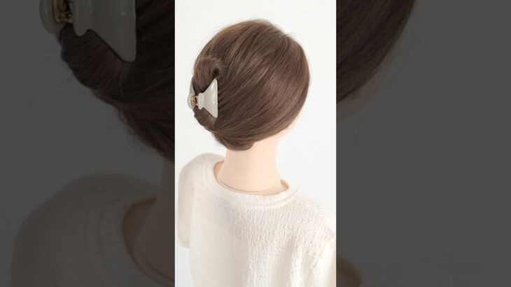 ミディアム【簡単ヘアアレンジ】バンスクリップ1つで簡単！上品まとめ髪/ Easy Hairstyle #Shorts