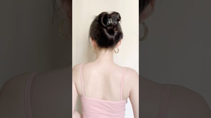 Búi tóc đơn giản bằng kẹp càng cua #hairstyle #hairtutorial #kieutocdep #buitoc #minhlakim